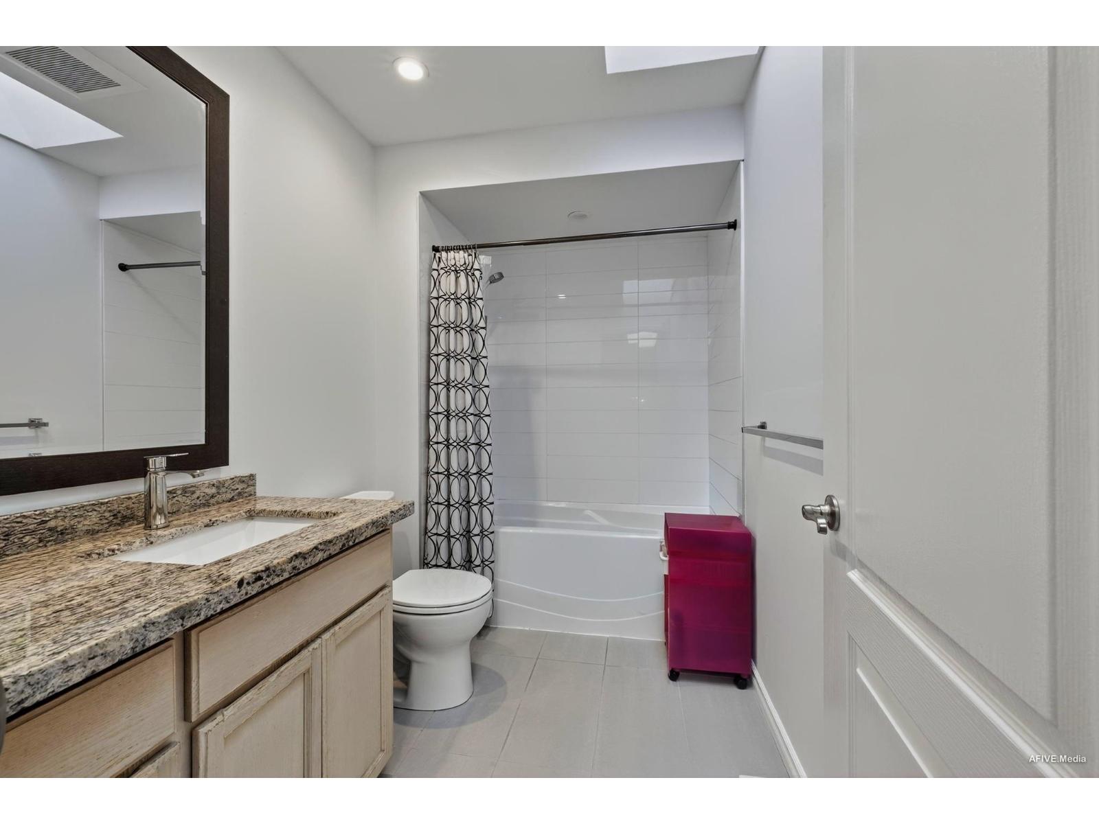 Photo 31 of 14180 85 A Avenue, Surrey BC