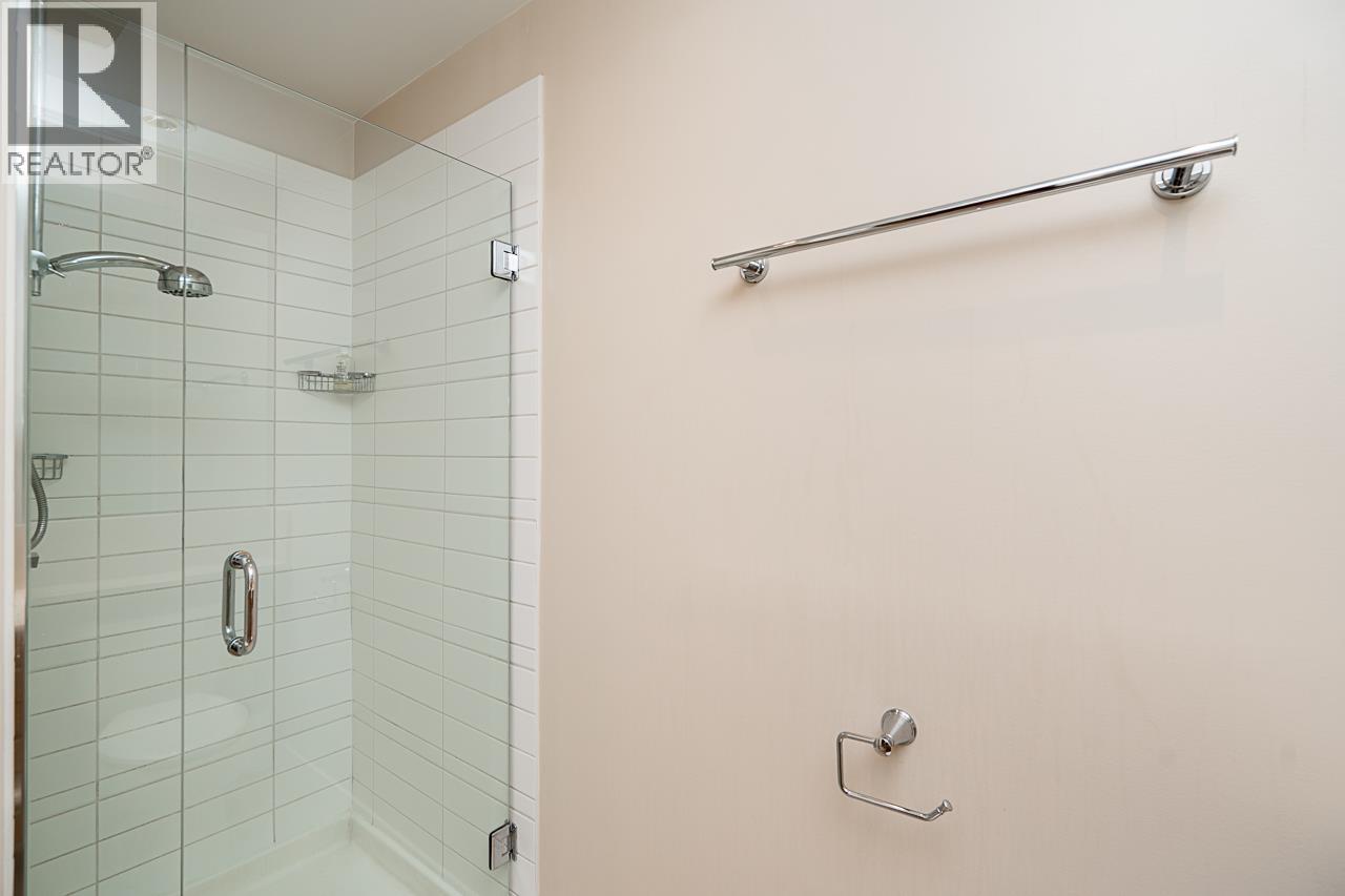 Photo 16 of 103 1468 W 14th Avenue, Vancouver BC