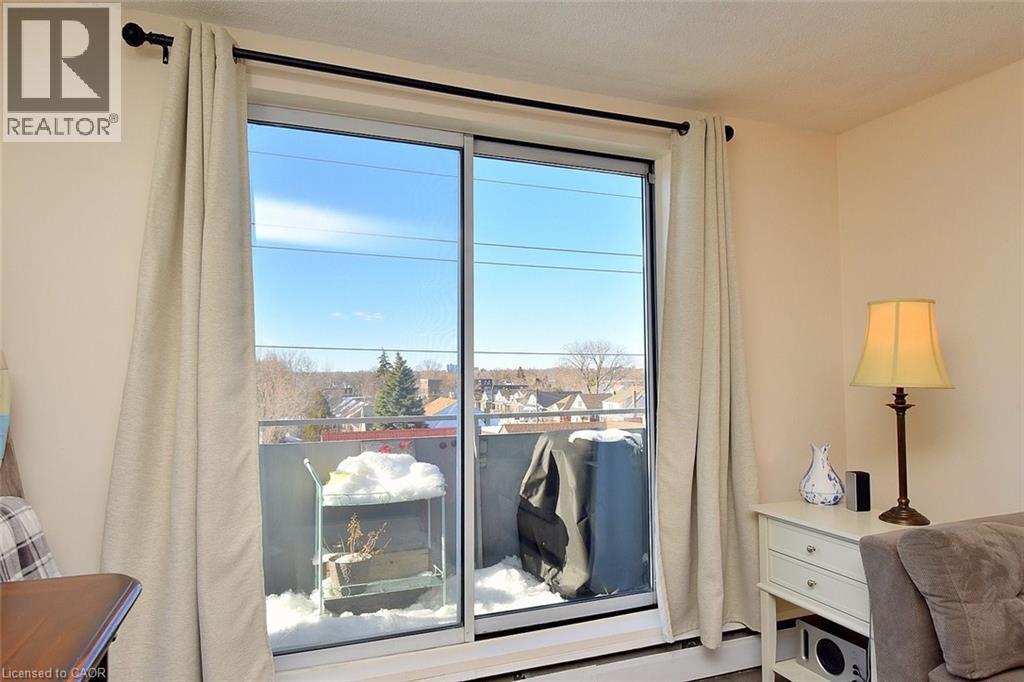 Photo 3 of 893 Concession Street Unit 303, Hamilton ON