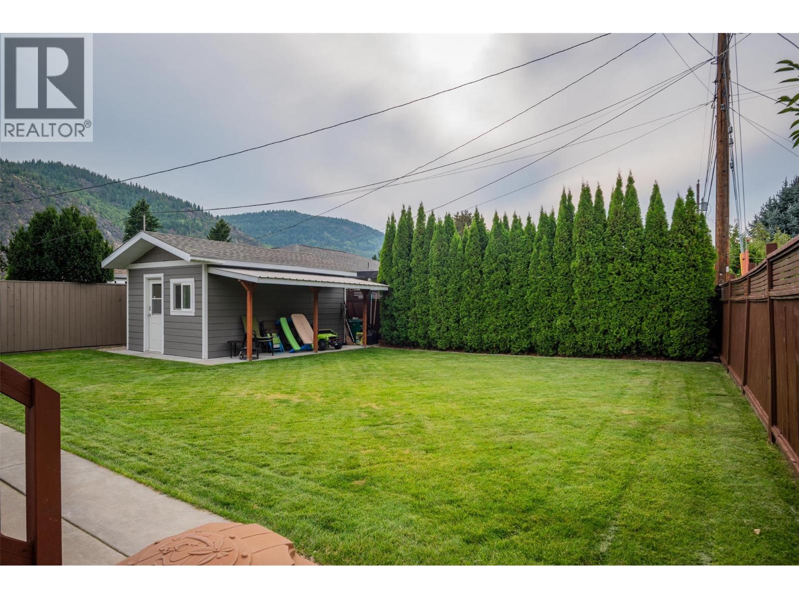 1455 DAISY Street, Trail