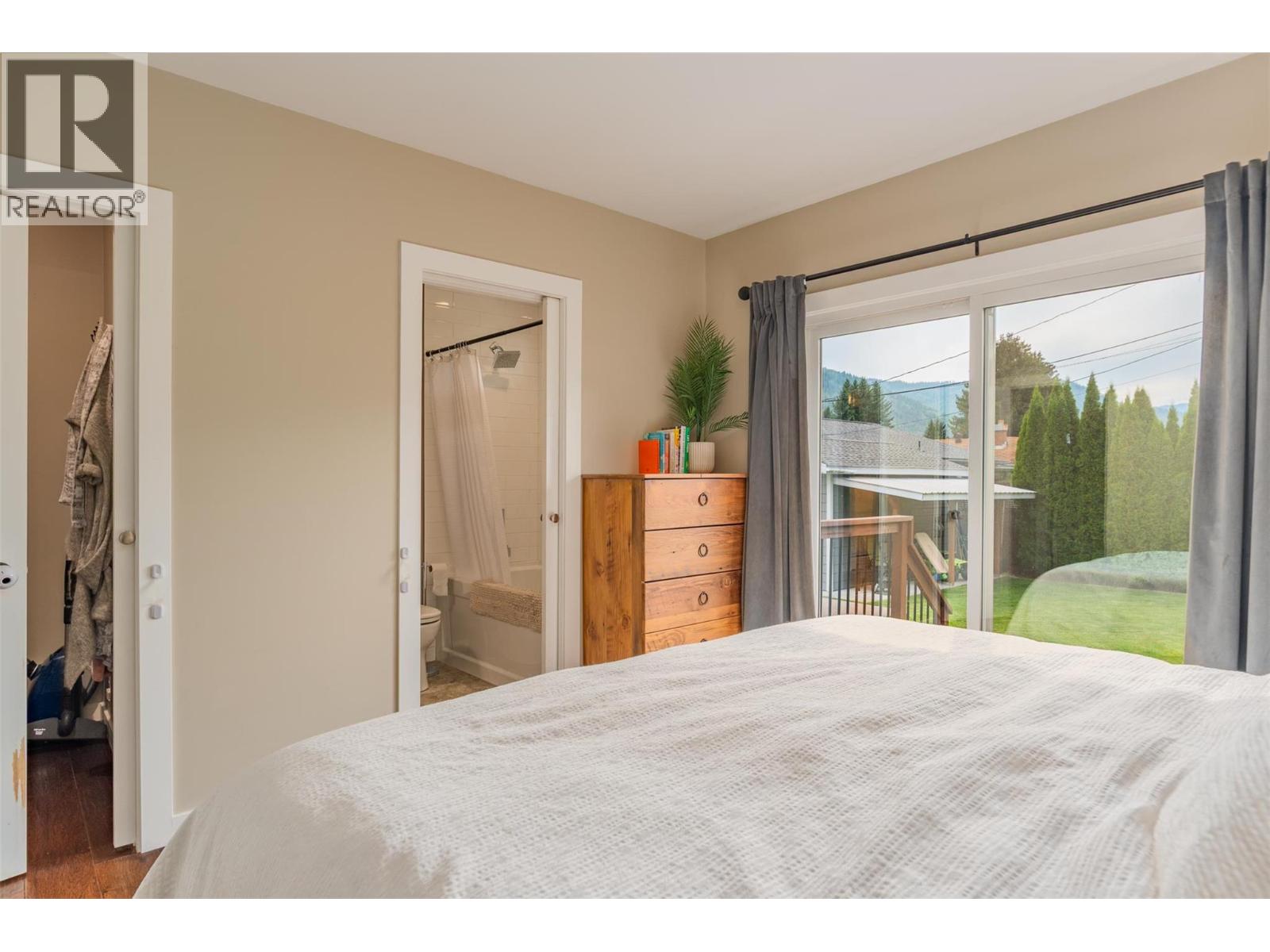 1455 DAISY Street, Trail