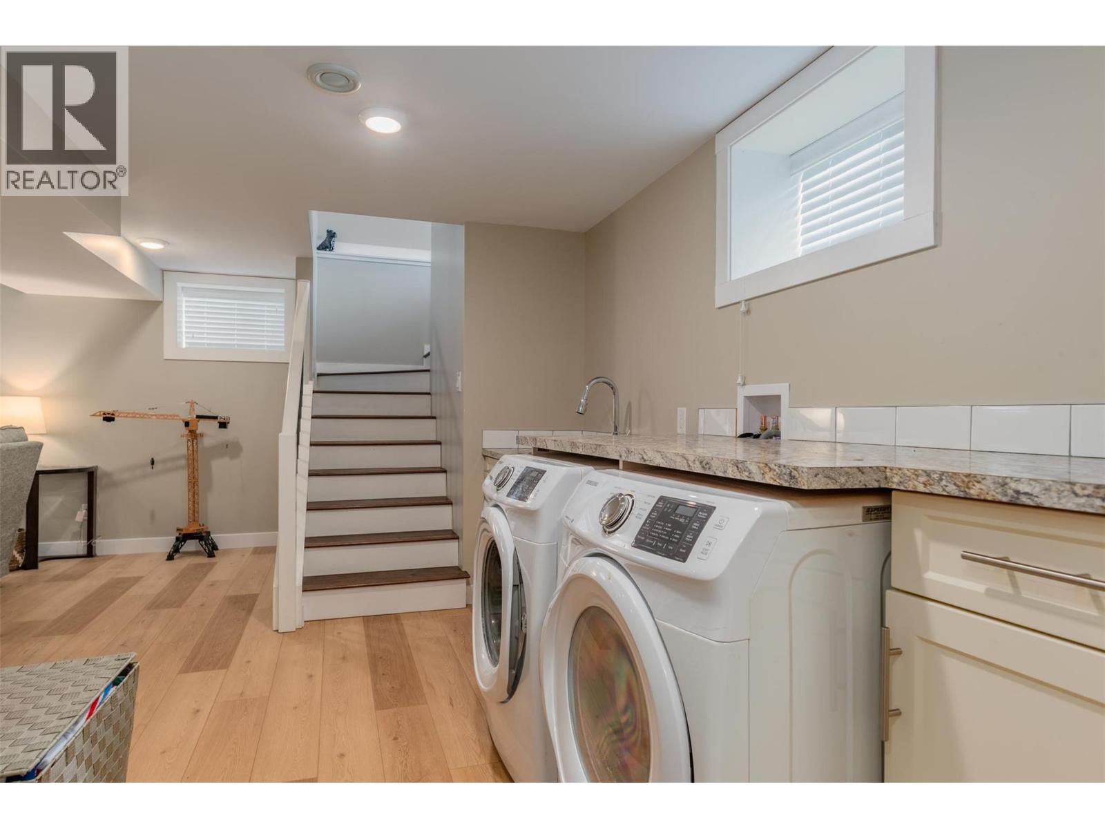 1455 DAISY Street, Trail