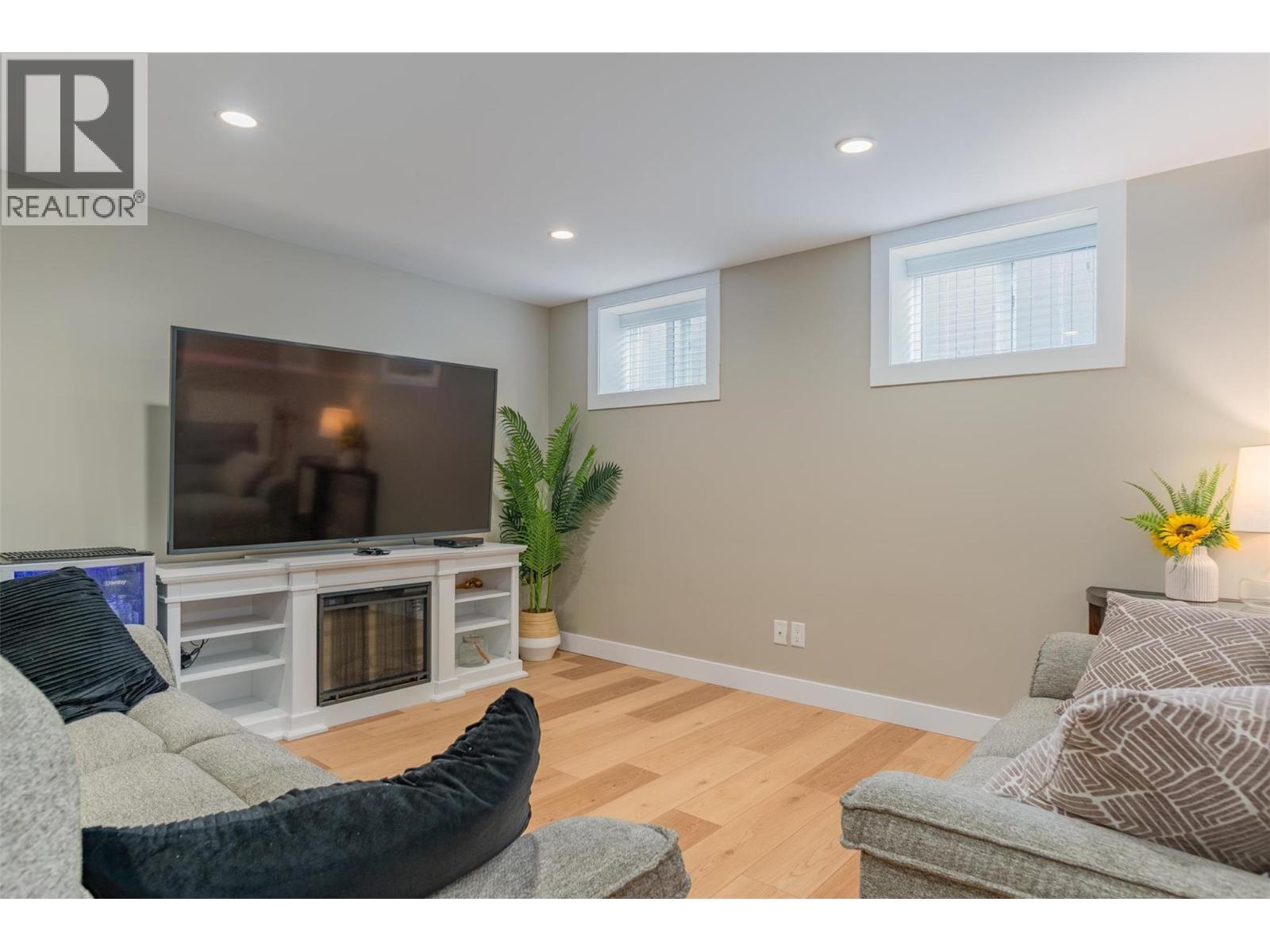 1455 DAISY Street, Trail