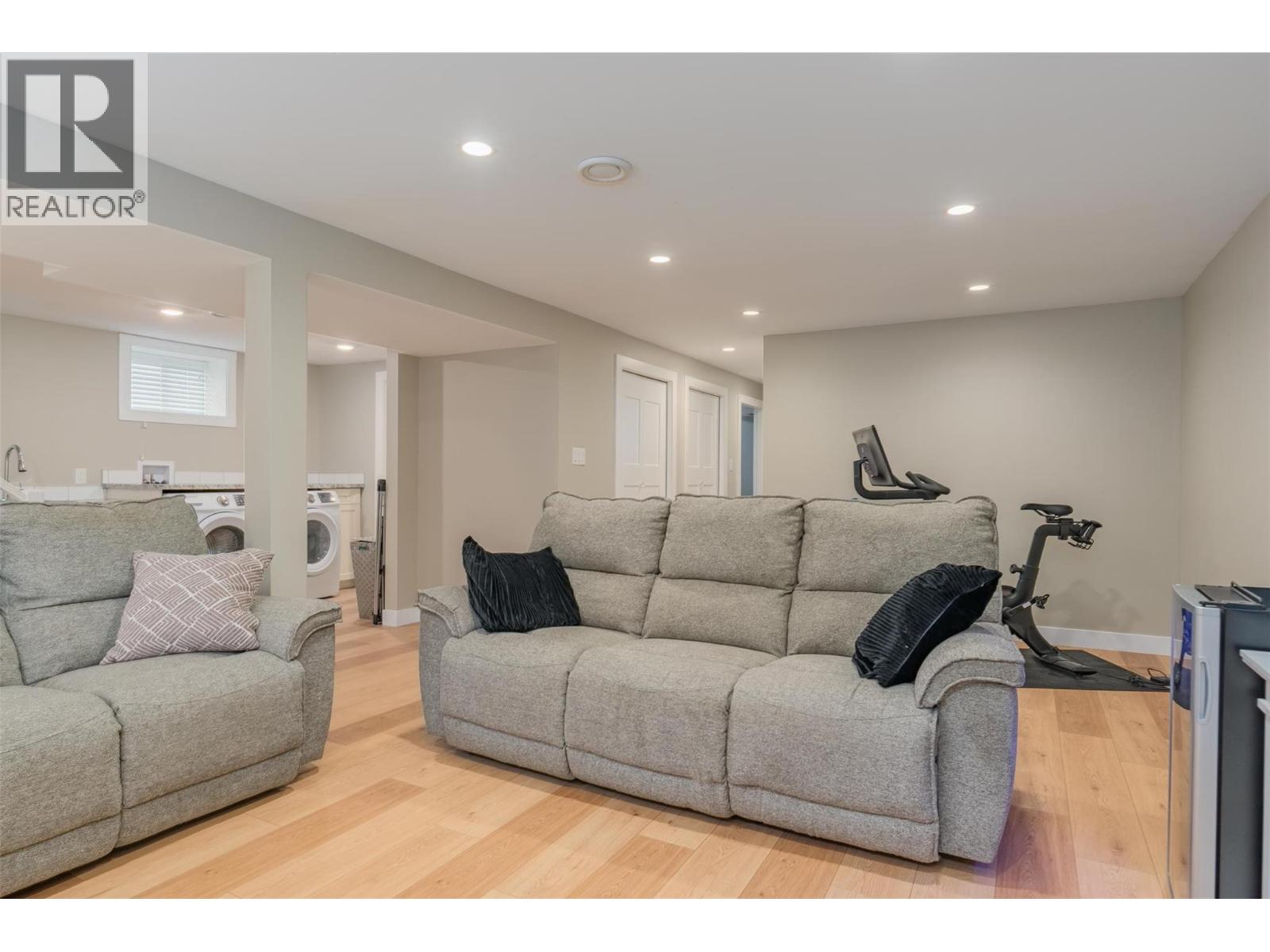 1455 DAISY Street, Trail