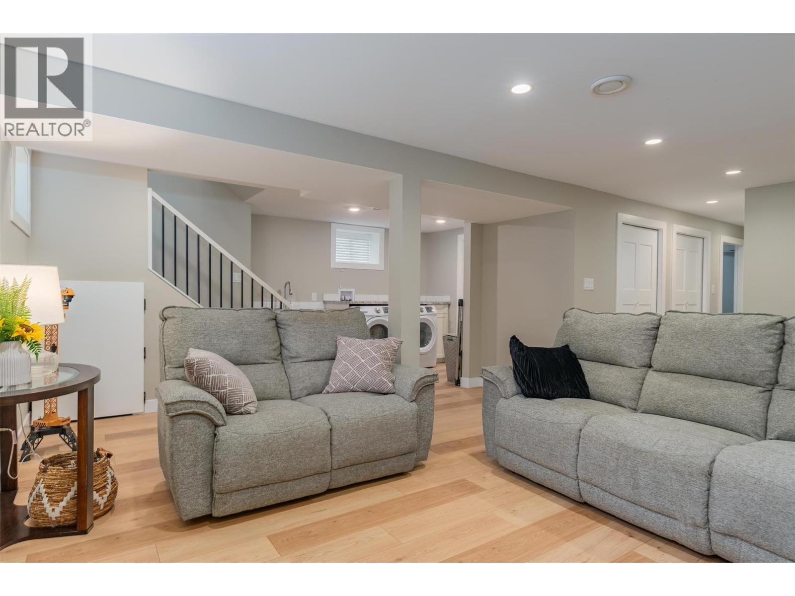 1455 DAISY Street, Trail