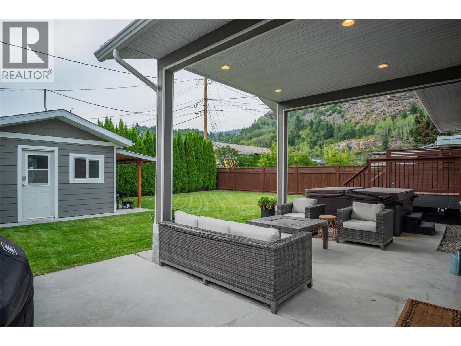 1455 DAISY Street, Trail