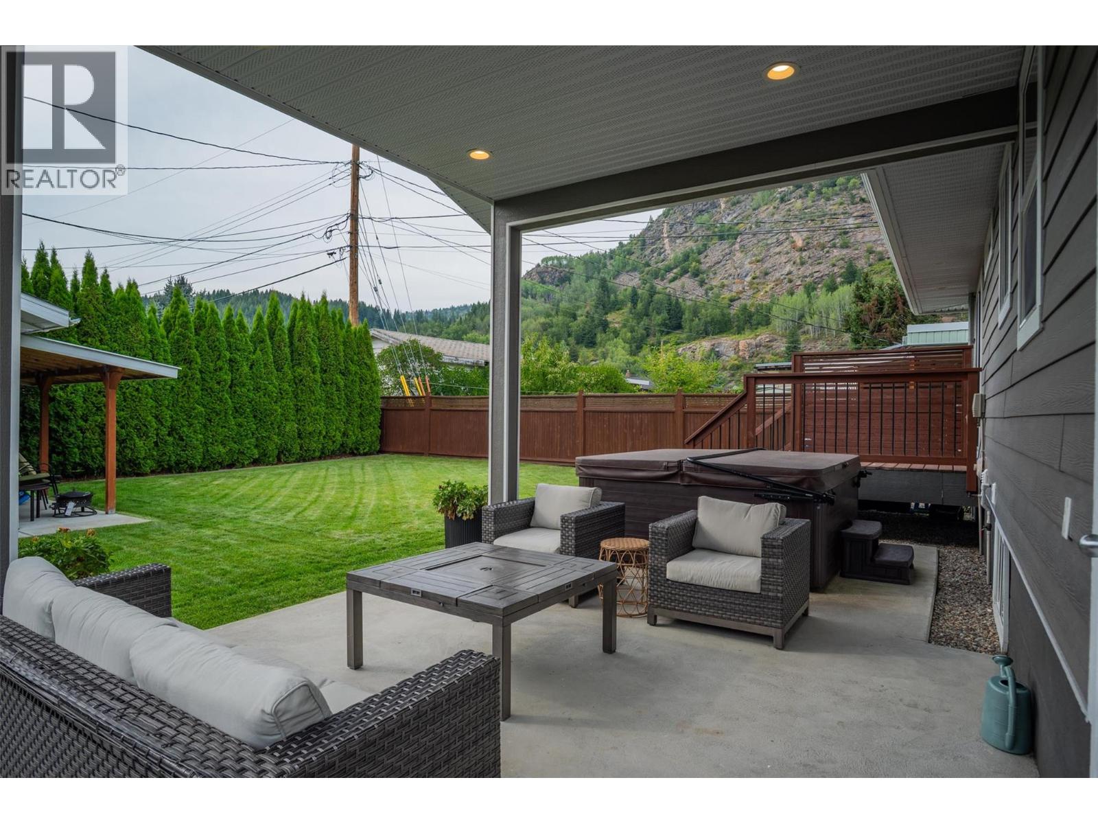 1455 DAISY Street, Trail