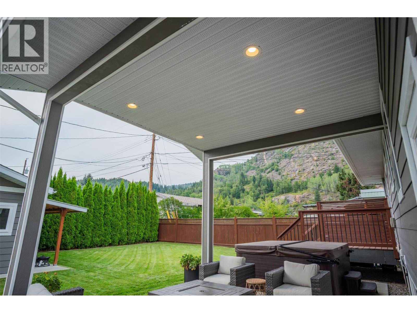 1455 DAISY Street, Trail