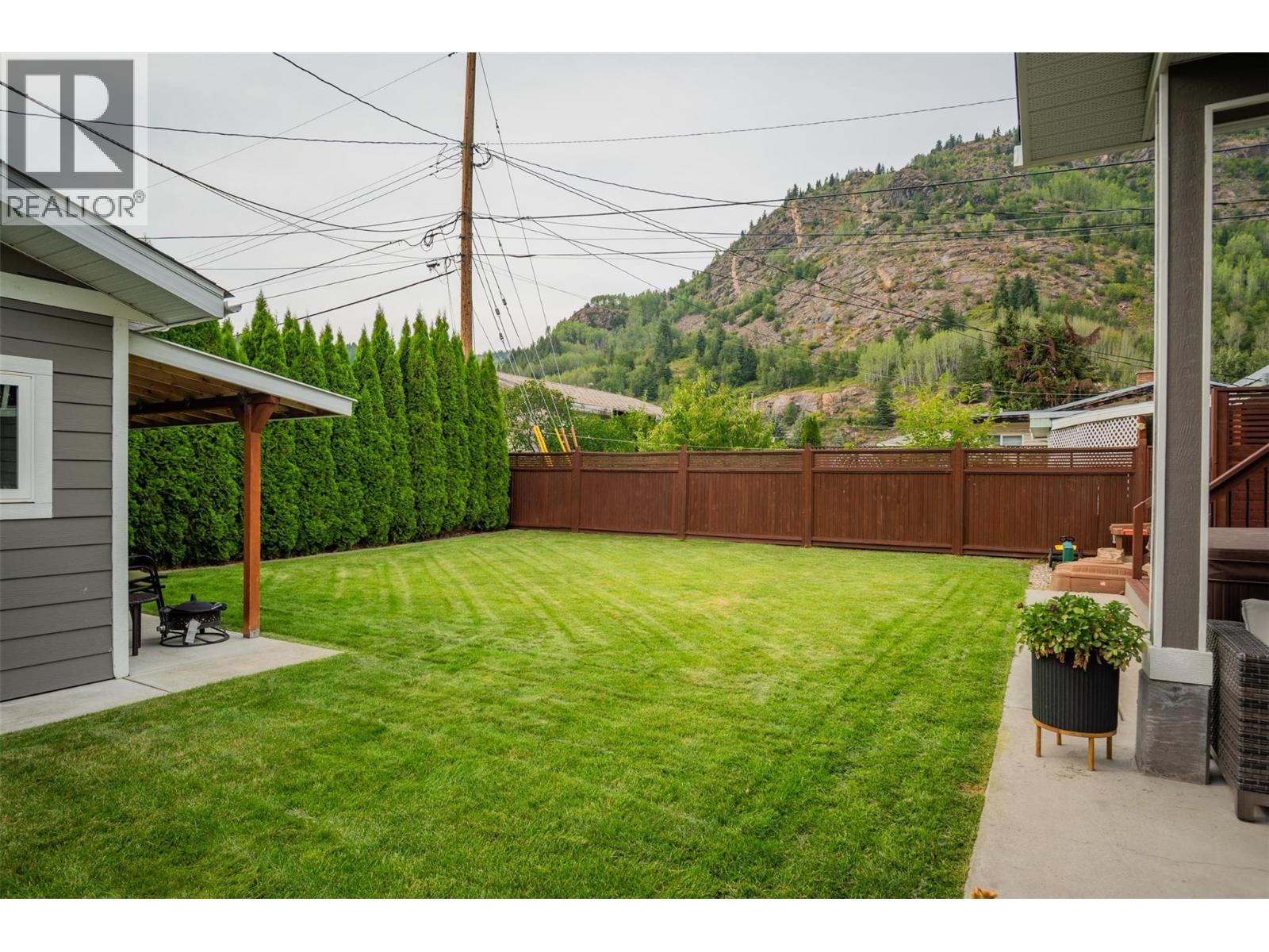 1455 DAISY Street, Trail