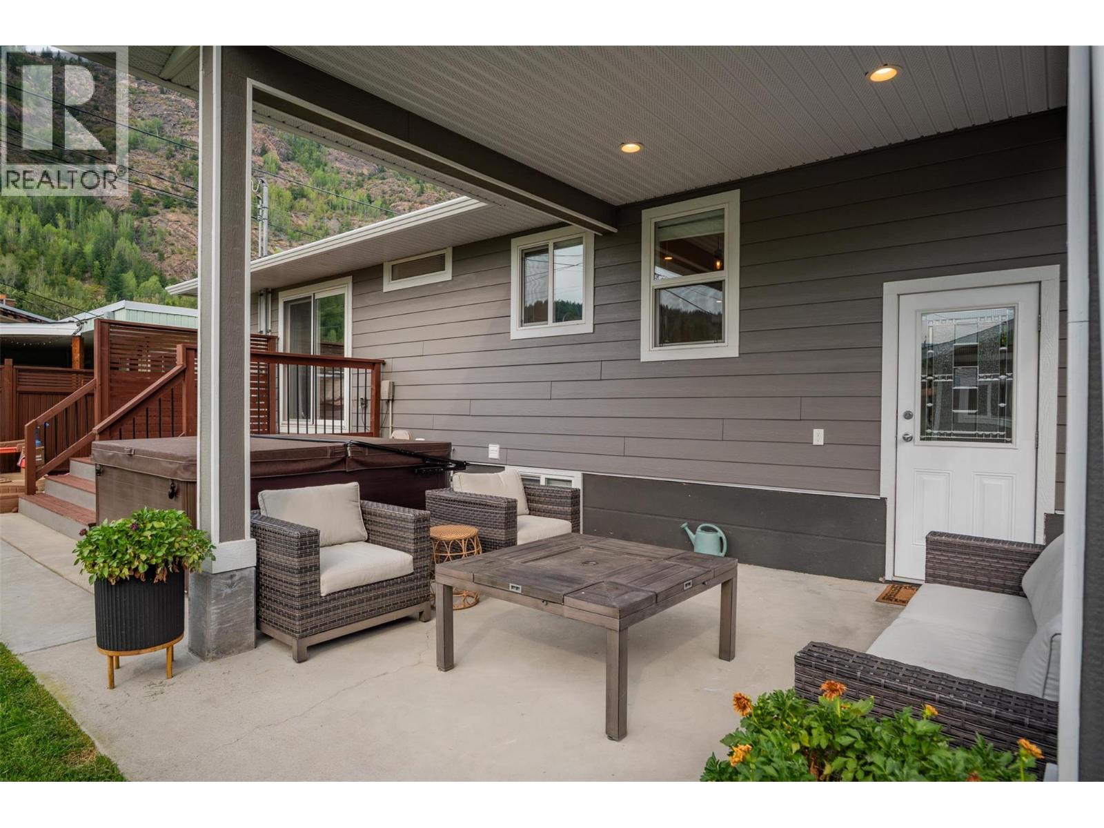 1455 DAISY Street, Trail