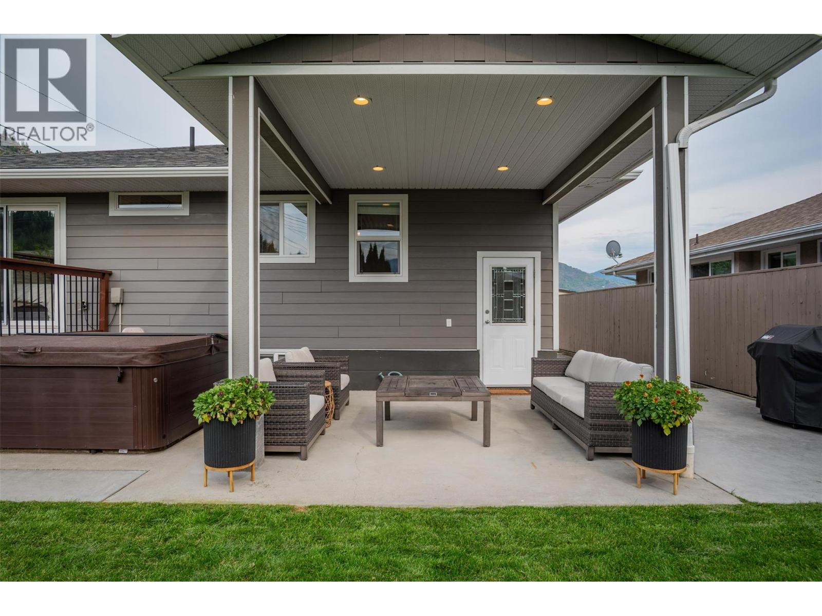 1455 DAISY Street, Trail