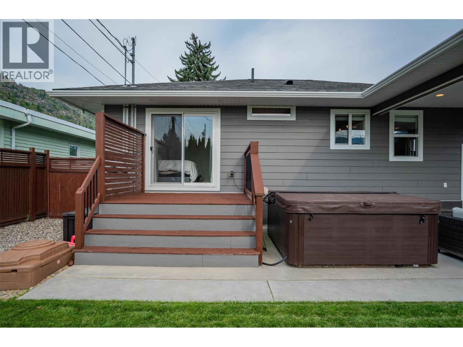 1455 DAISY Street, Trail