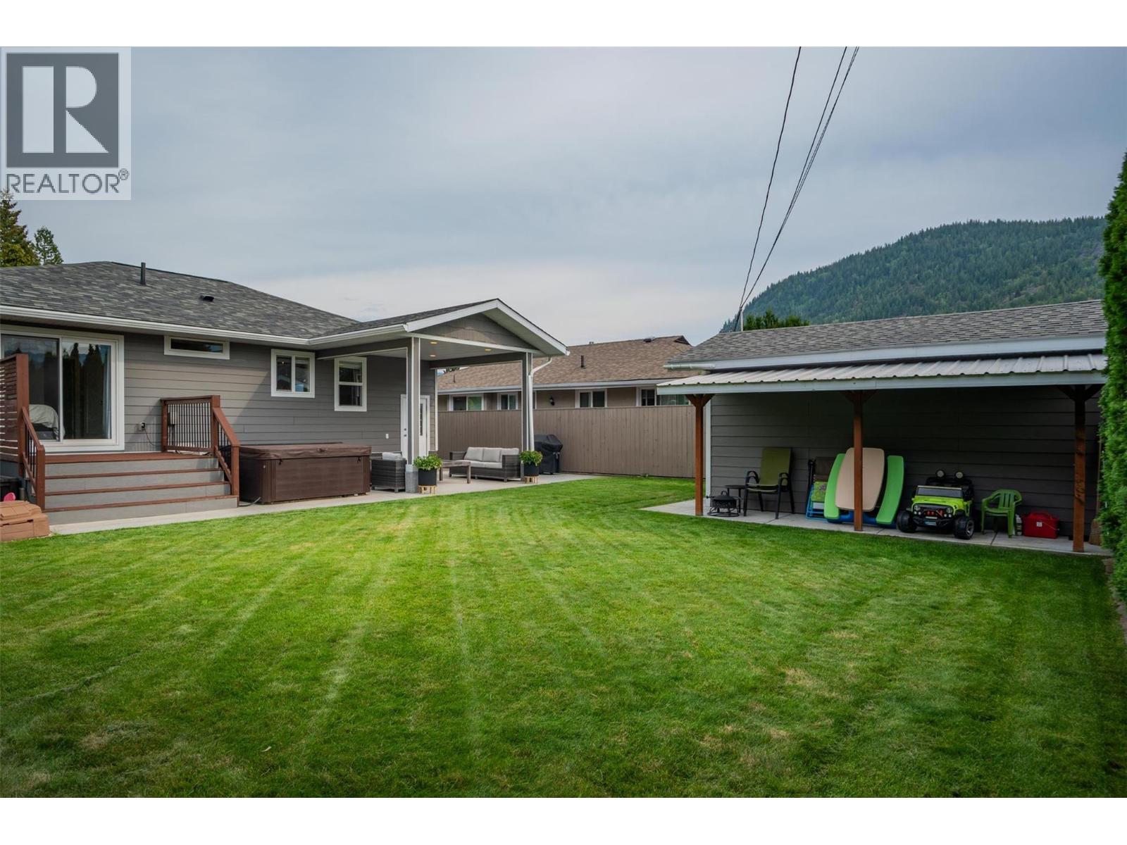1455 DAISY Street, Trail
