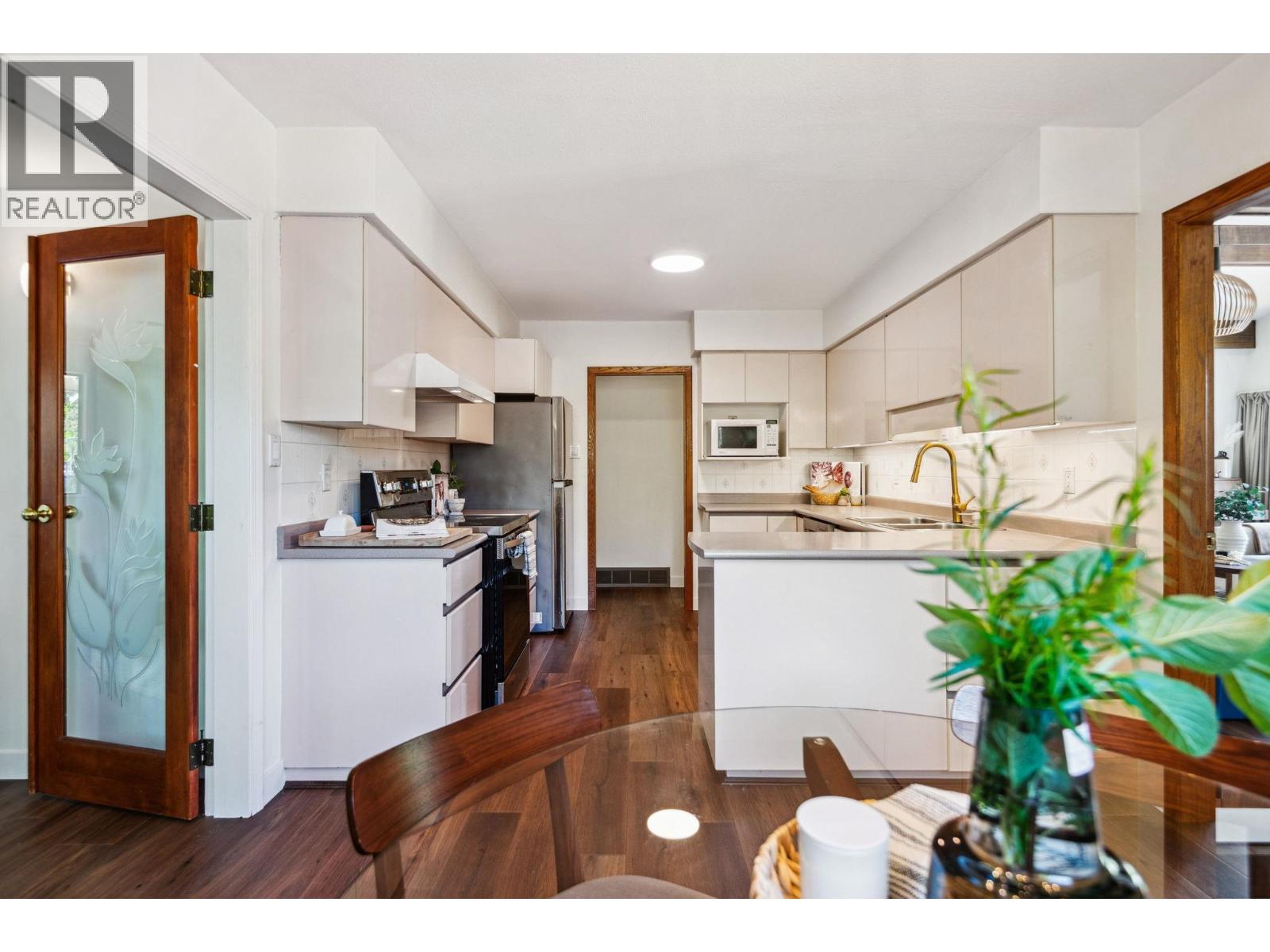 Photo 11 of 7766 Munroe Crescent, Vancouver BC