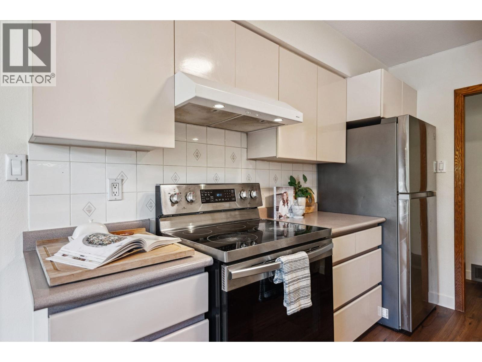 Photo 7 of 7766 Munroe Crescent, Vancouver BC