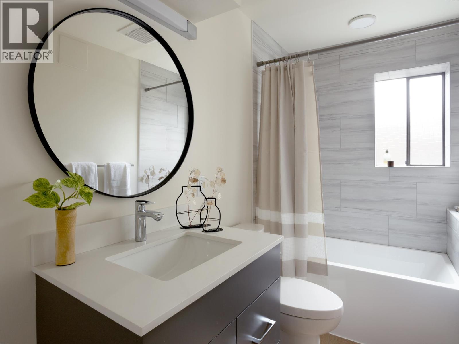 Photo 9 of 7766 Munroe Crescent, Vancouver BC