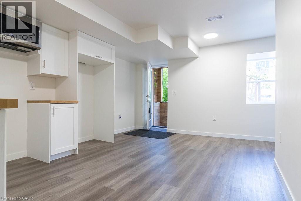 Photo 38 of 111 Wellington Street S, Hamilton ON