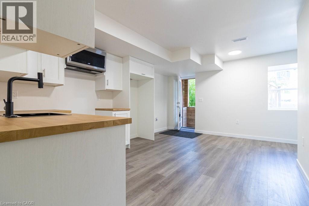 Photo 10 of 111 Wellington Street S, Hamilton ON