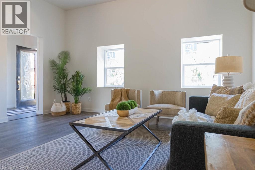 Photo 4 of 111 Wellington Street S, Hamilton ON