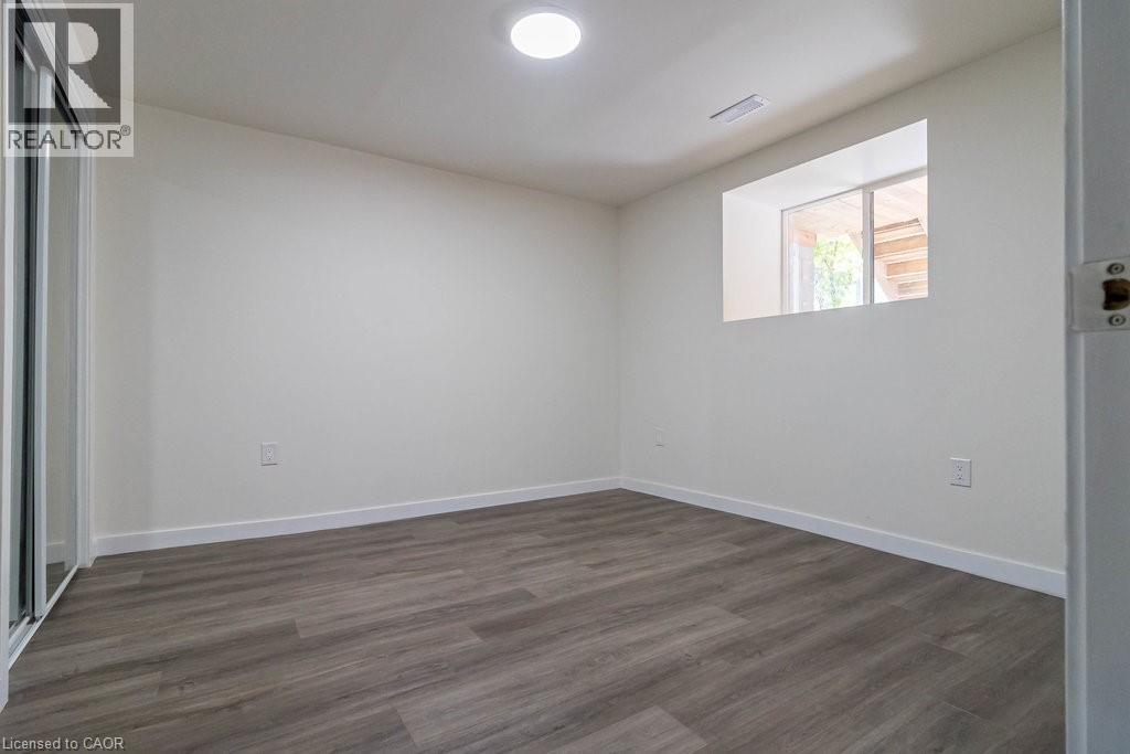 Photo 16 of 111 Wellington Street S, Hamilton ON