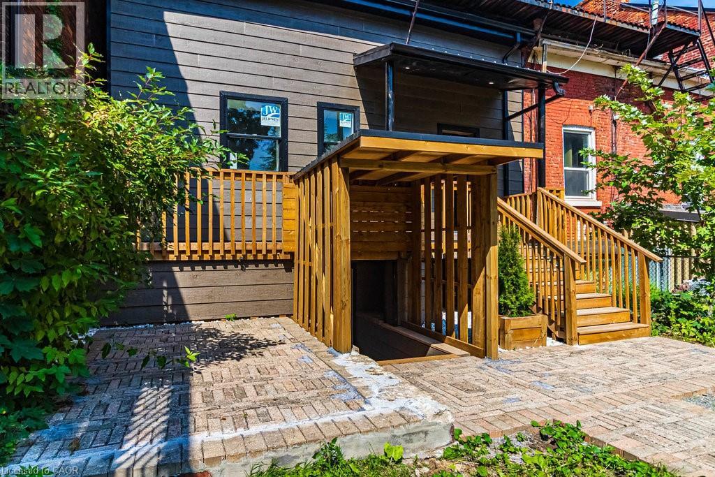 Photo 29 of 111 Wellington Street S, Hamilton ON