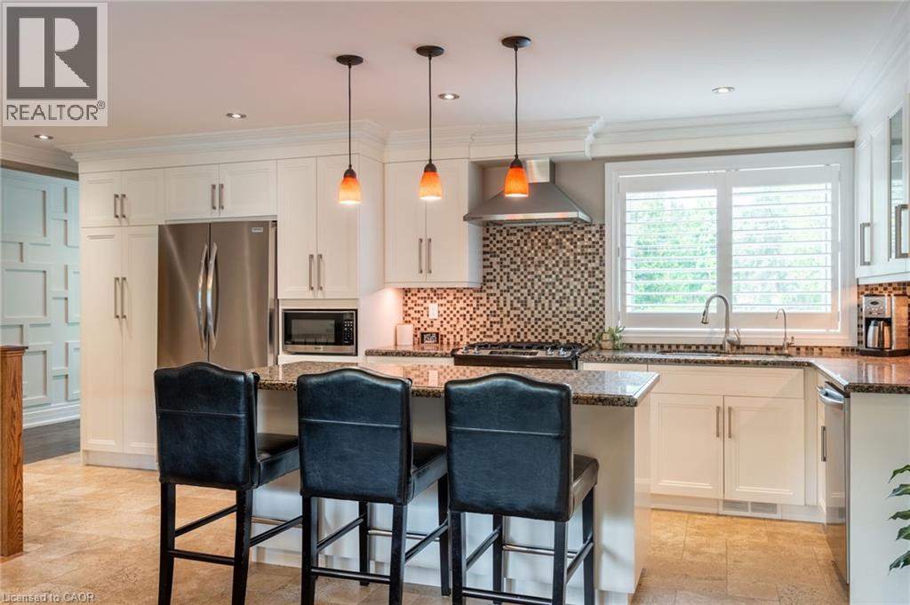 Photo 10 of 979 Garden Lane, Flamborough ON