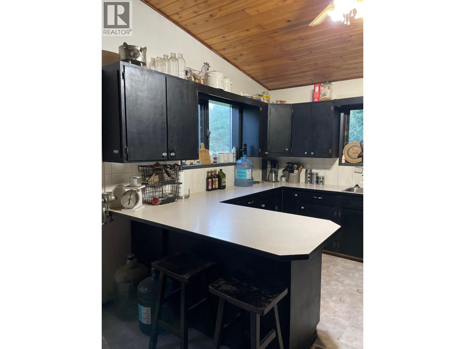 323 OAK ROAD, Vanderhoof
