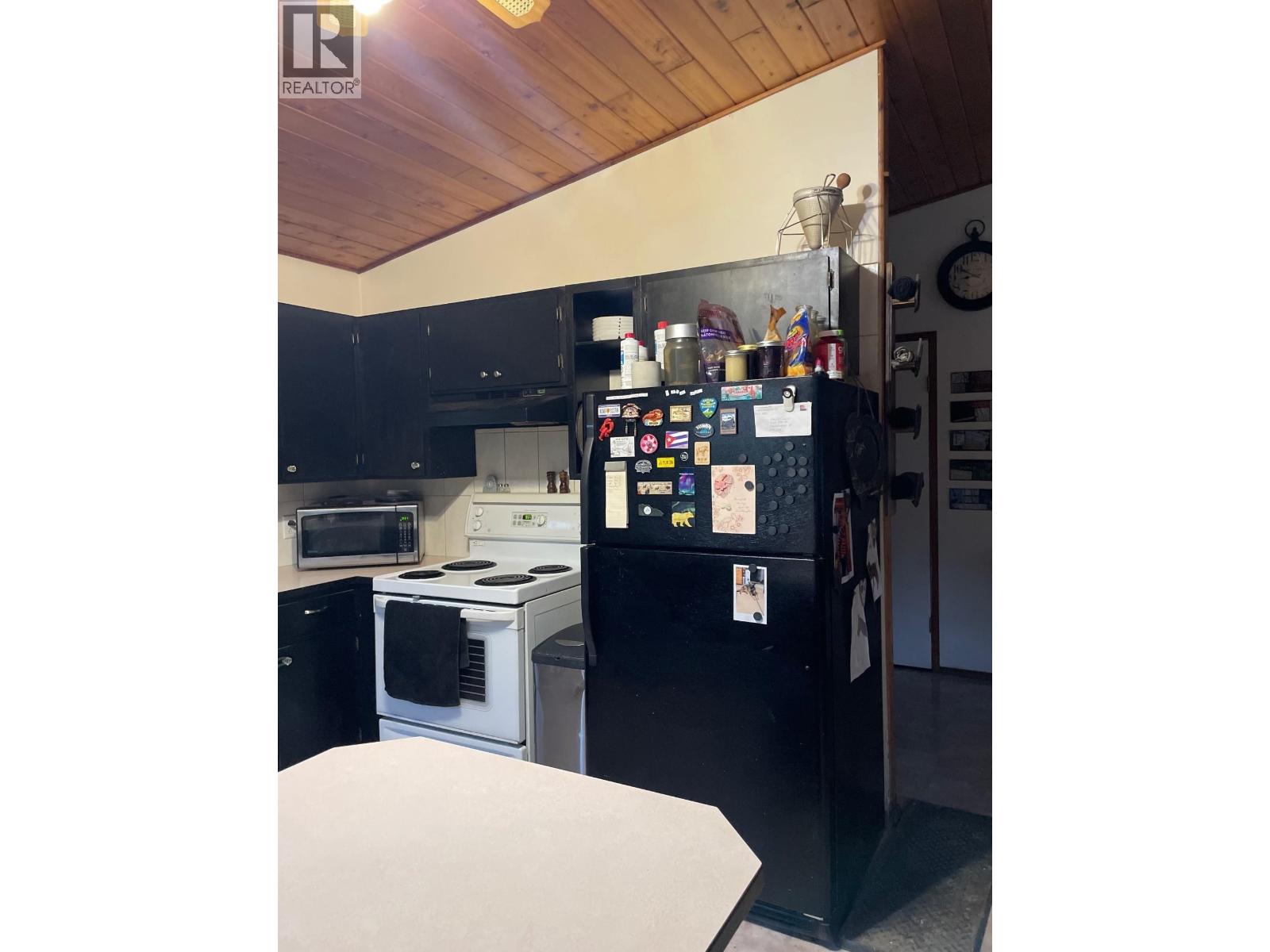 323 OAK ROAD, Vanderhoof