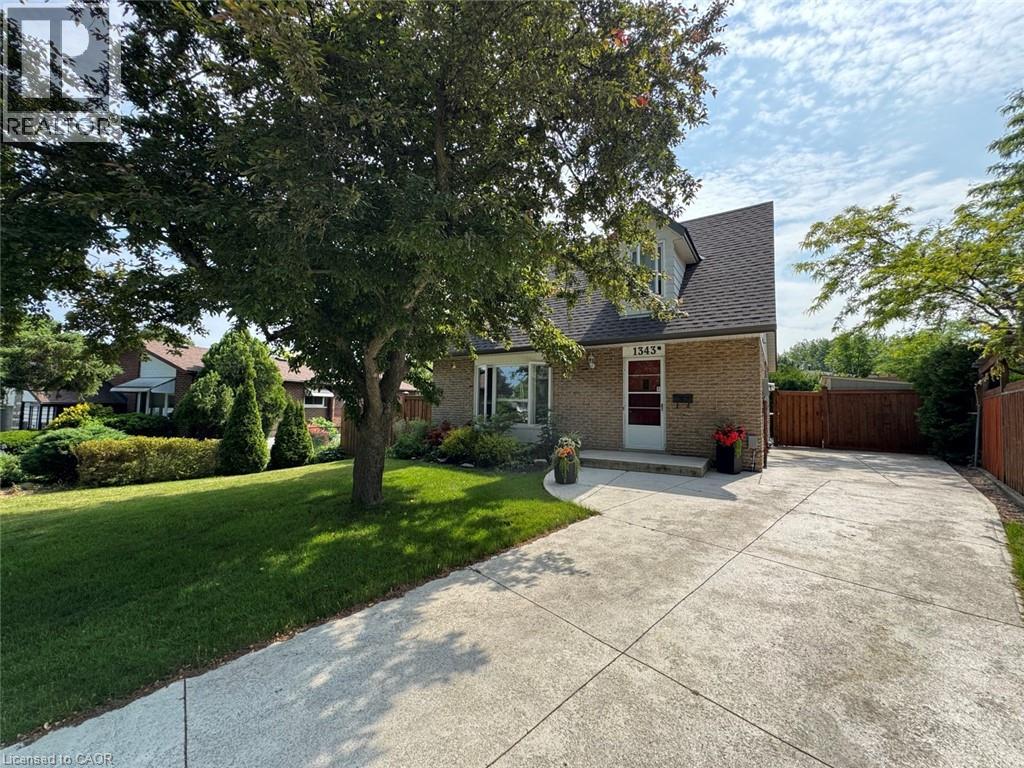 Photo 18 of 1343 Janina Boulevard, Burlington ON