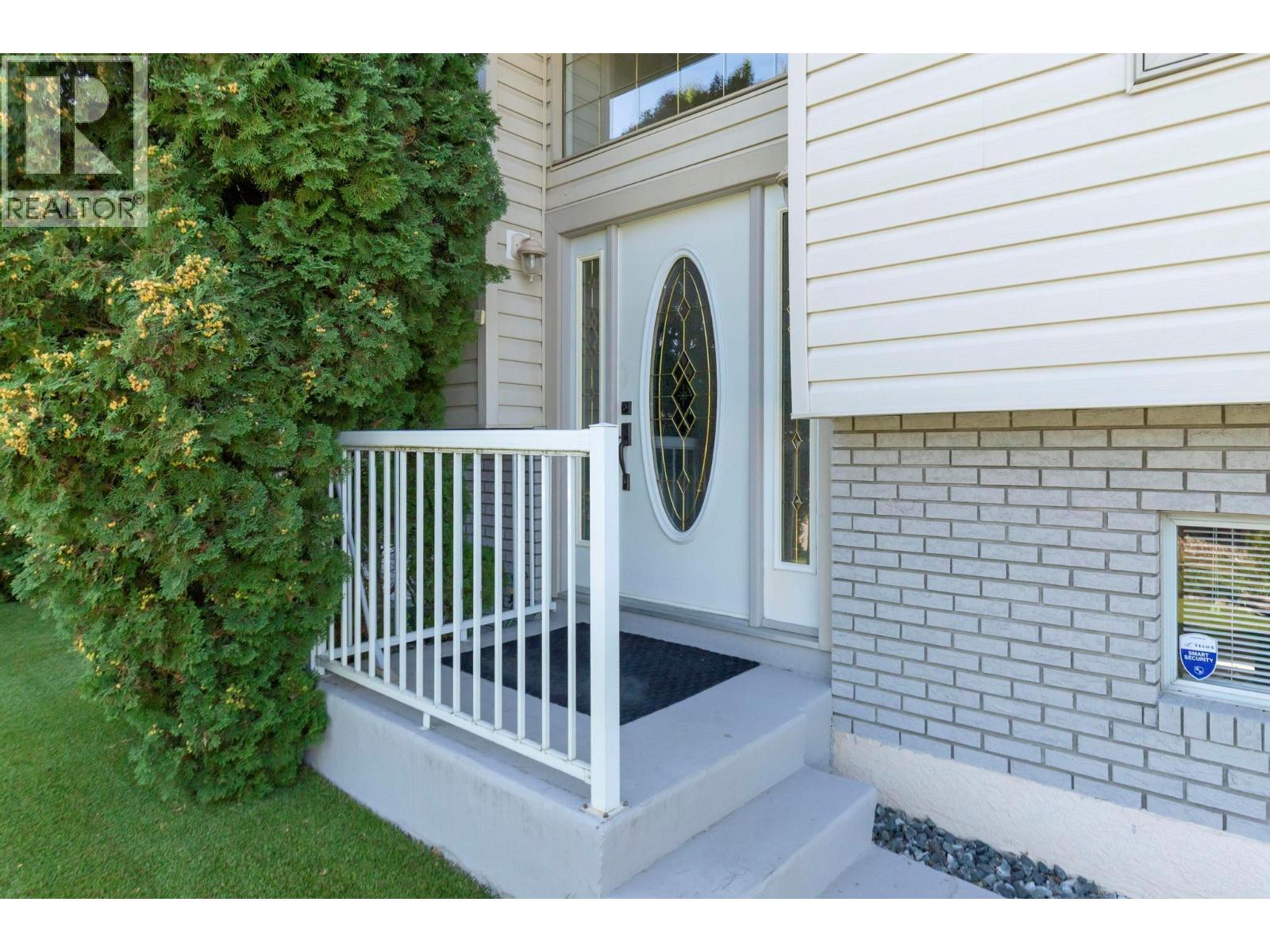Photo 2 of 1685 Jonathan Road, Kelowna BC