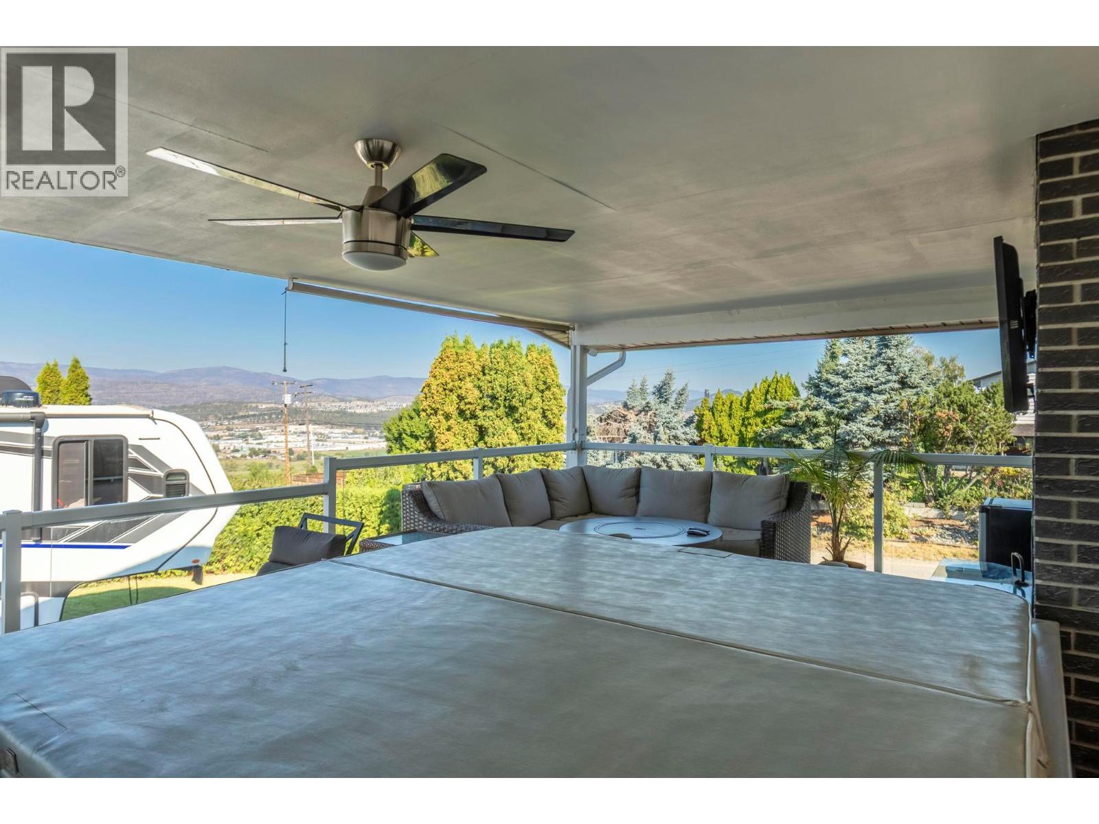 Photo 9 of 1685 Jonathan Road, Kelowna BC