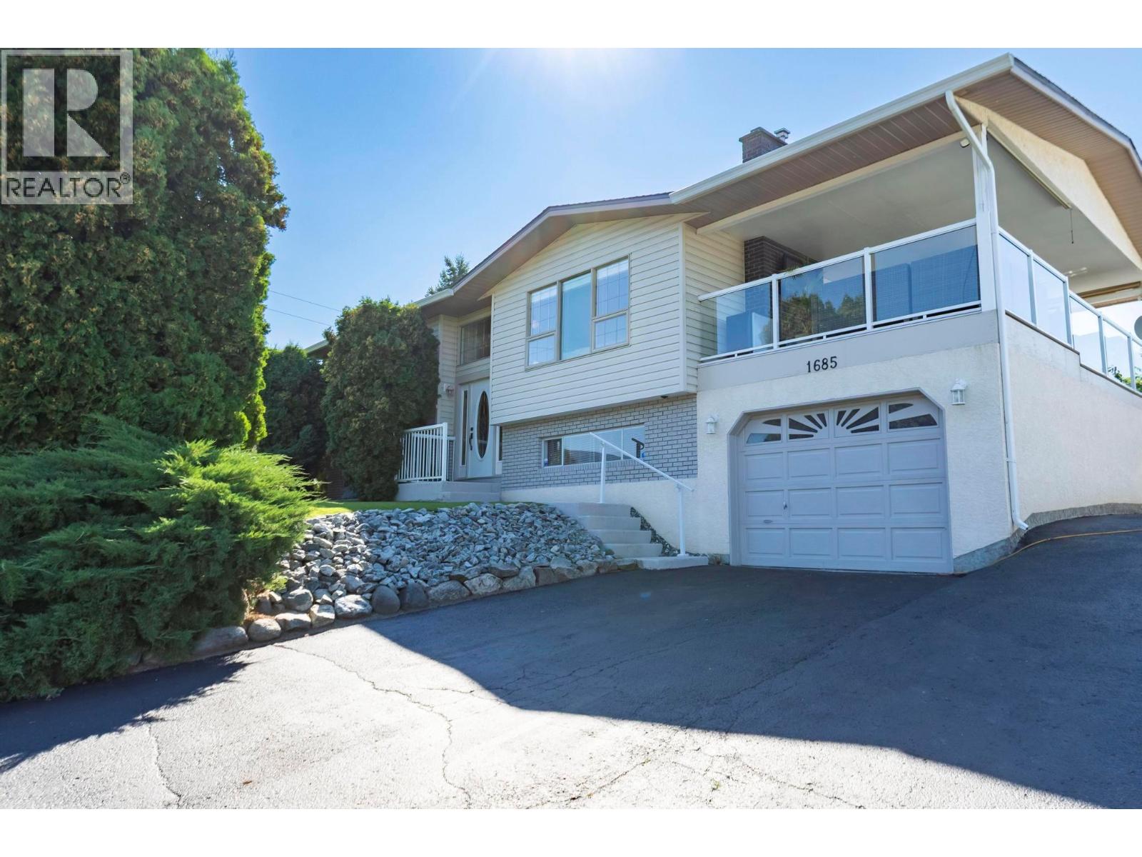 Photo 1 of 1685 Jonathan Road, Kelowna BC