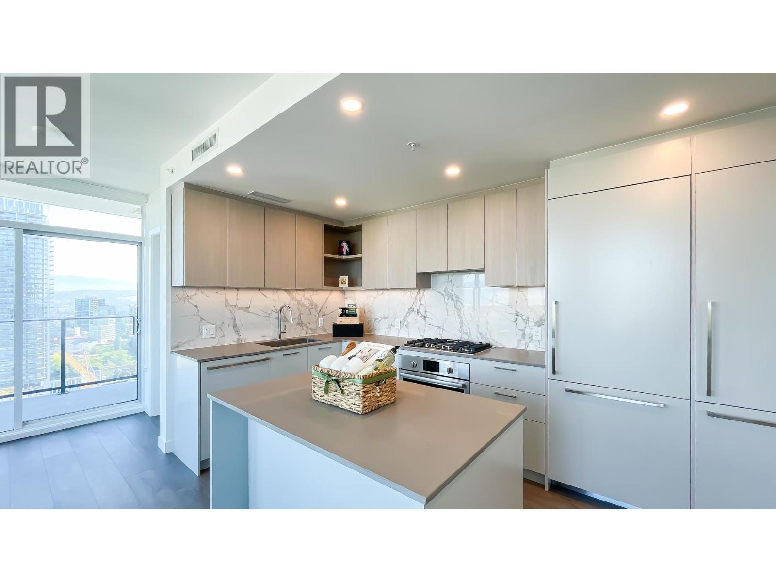 Photo 6 of 2406 6468 Willingdon Avenue, Burnaby BC