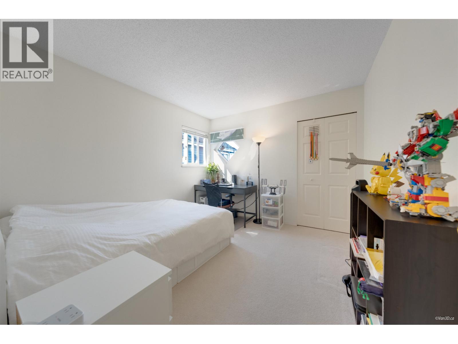 Photo 12 of 8366 Dayton Court, Richmond BC