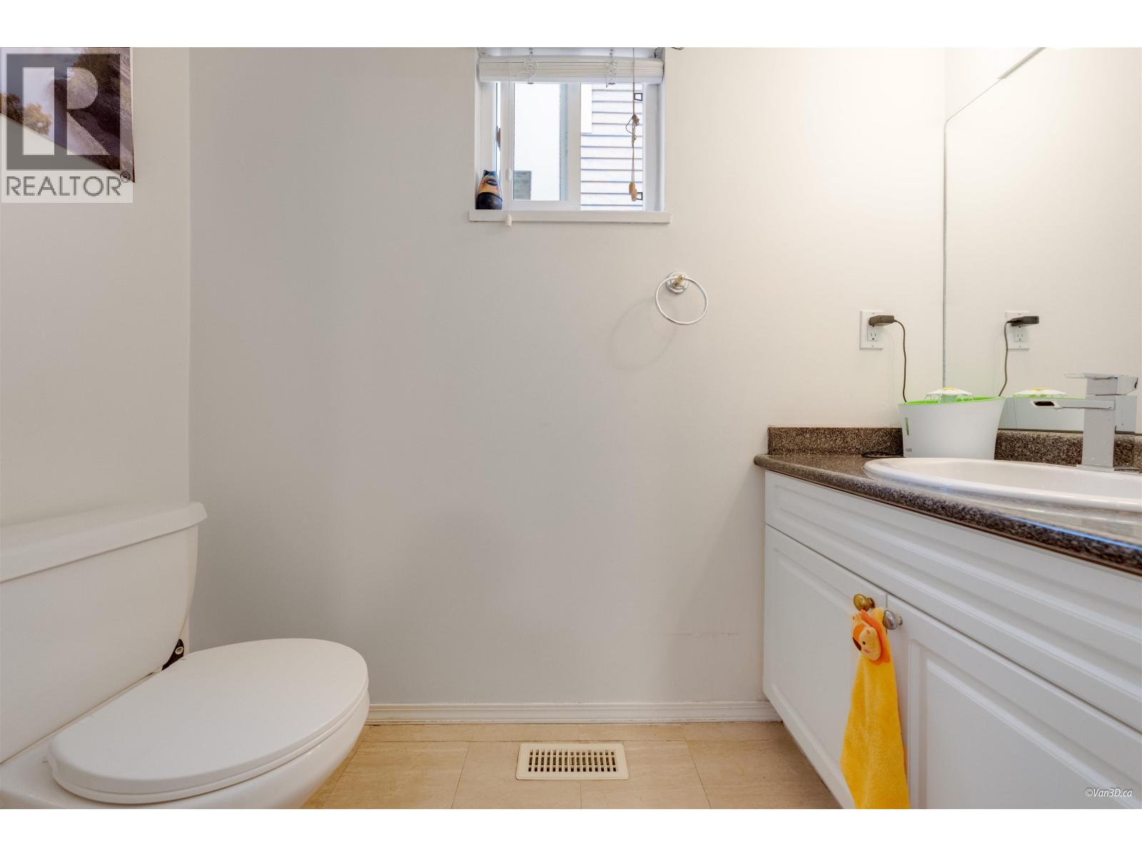 Photo 11 of 8366 Dayton Court, Richmond BC