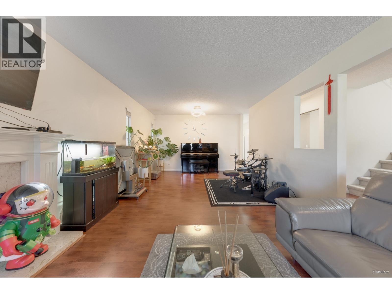 Photo 9 of 8366 Dayton Court, Richmond BC