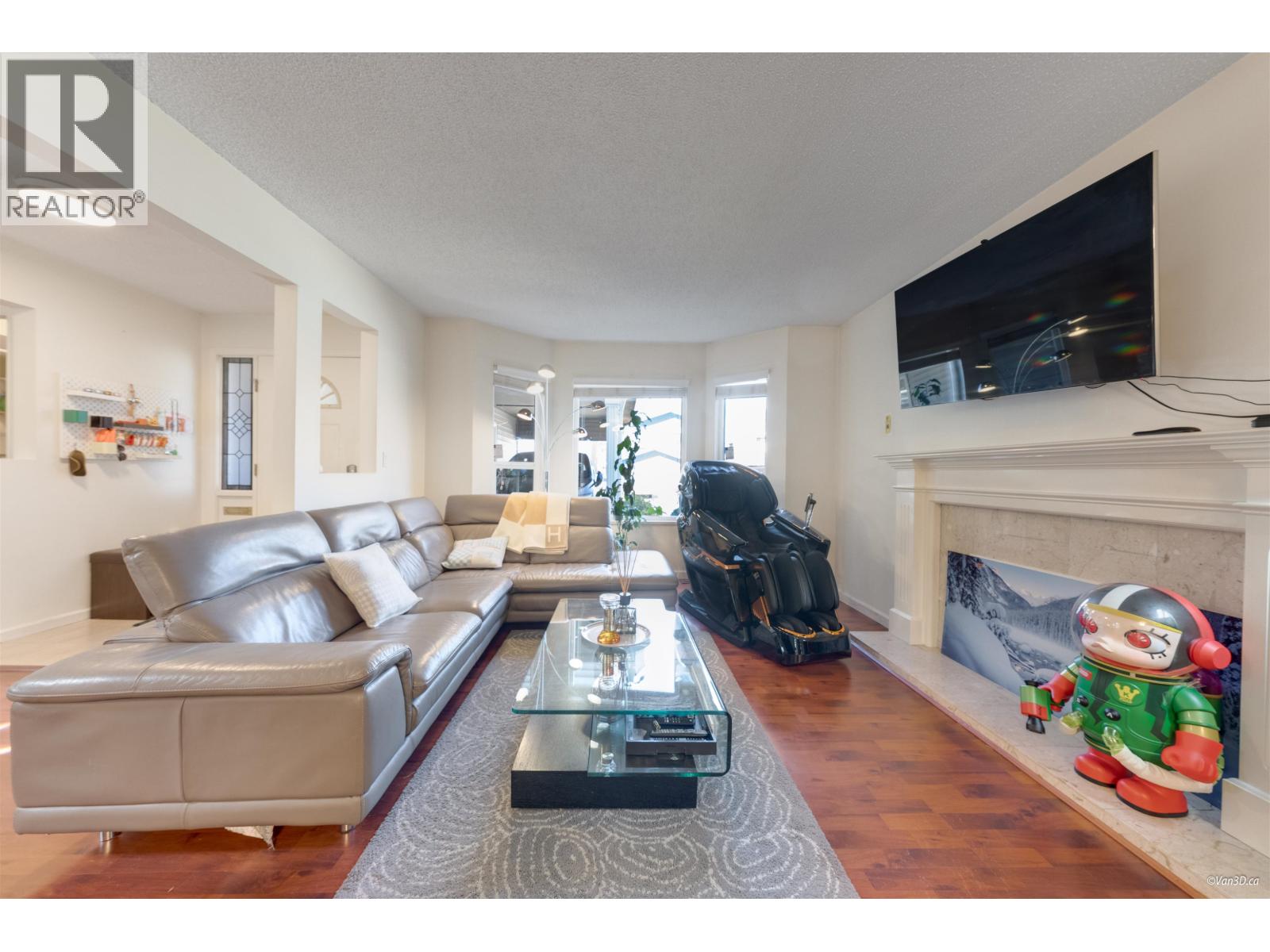 Photo 8 of 8366 Dayton Court, Richmond BC