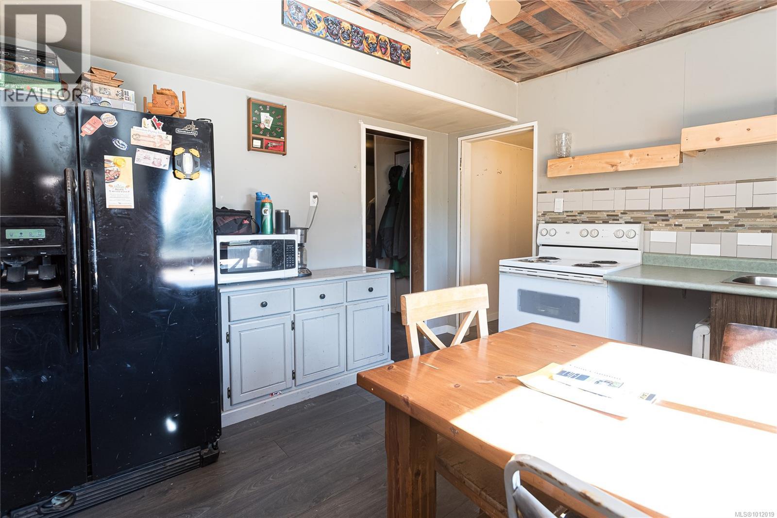 Photo 14 of 437 Methuen St, Ladysmith BC
