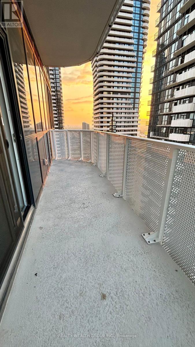 Photo 8 of 3103 28 Interchange Way, Vaughan ON