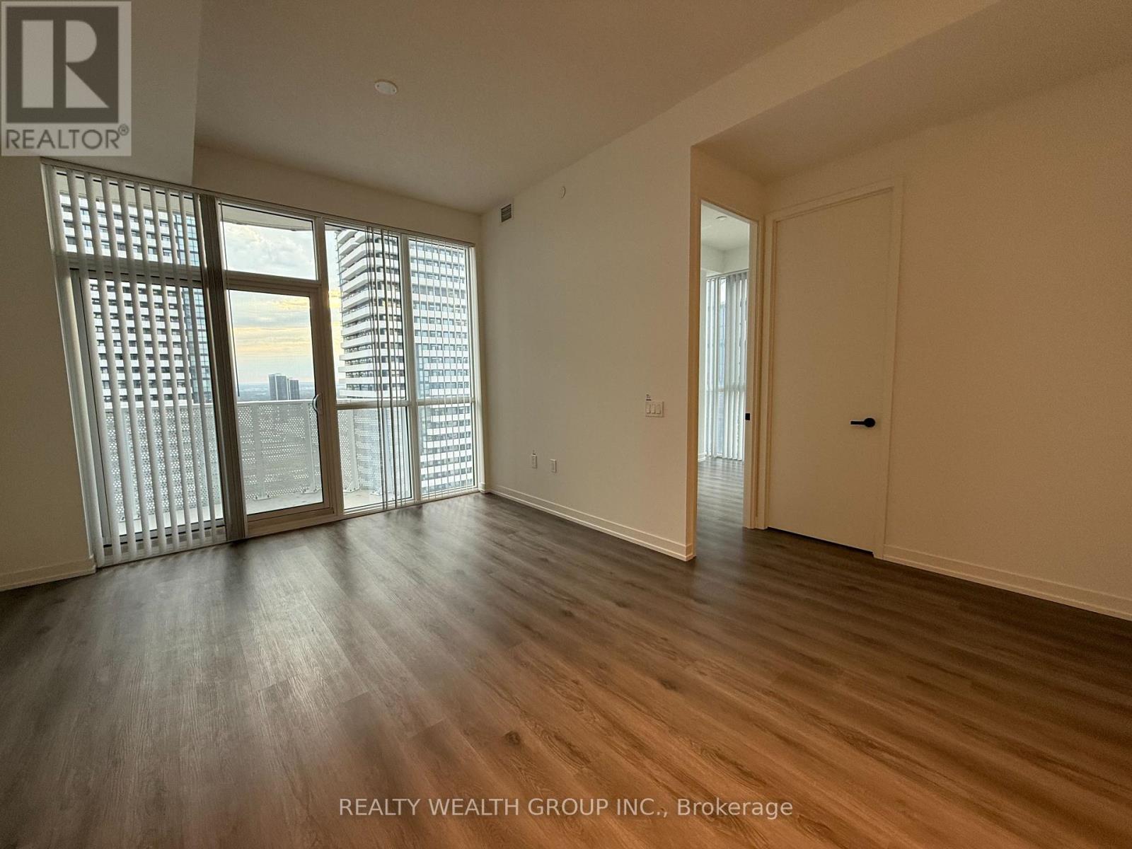 Photo 7 of 3103 28 Interchange Way, Vaughan ON