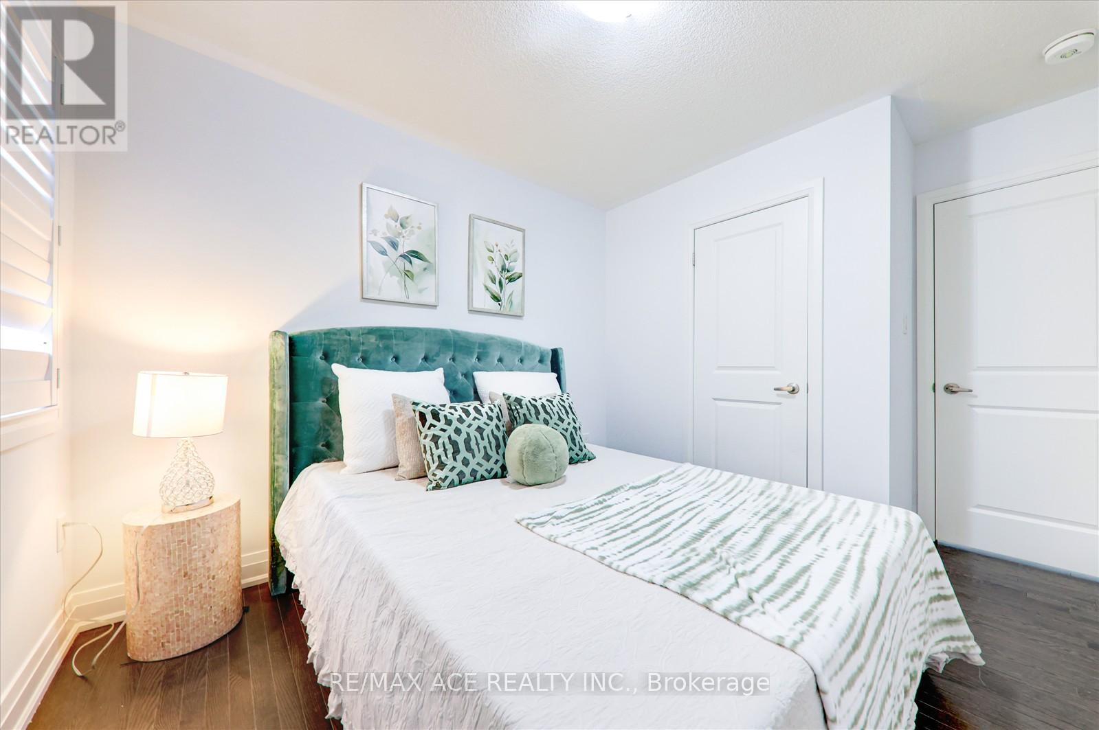 Photo 32 of 27 Hassard Short Lane, Ajax ON