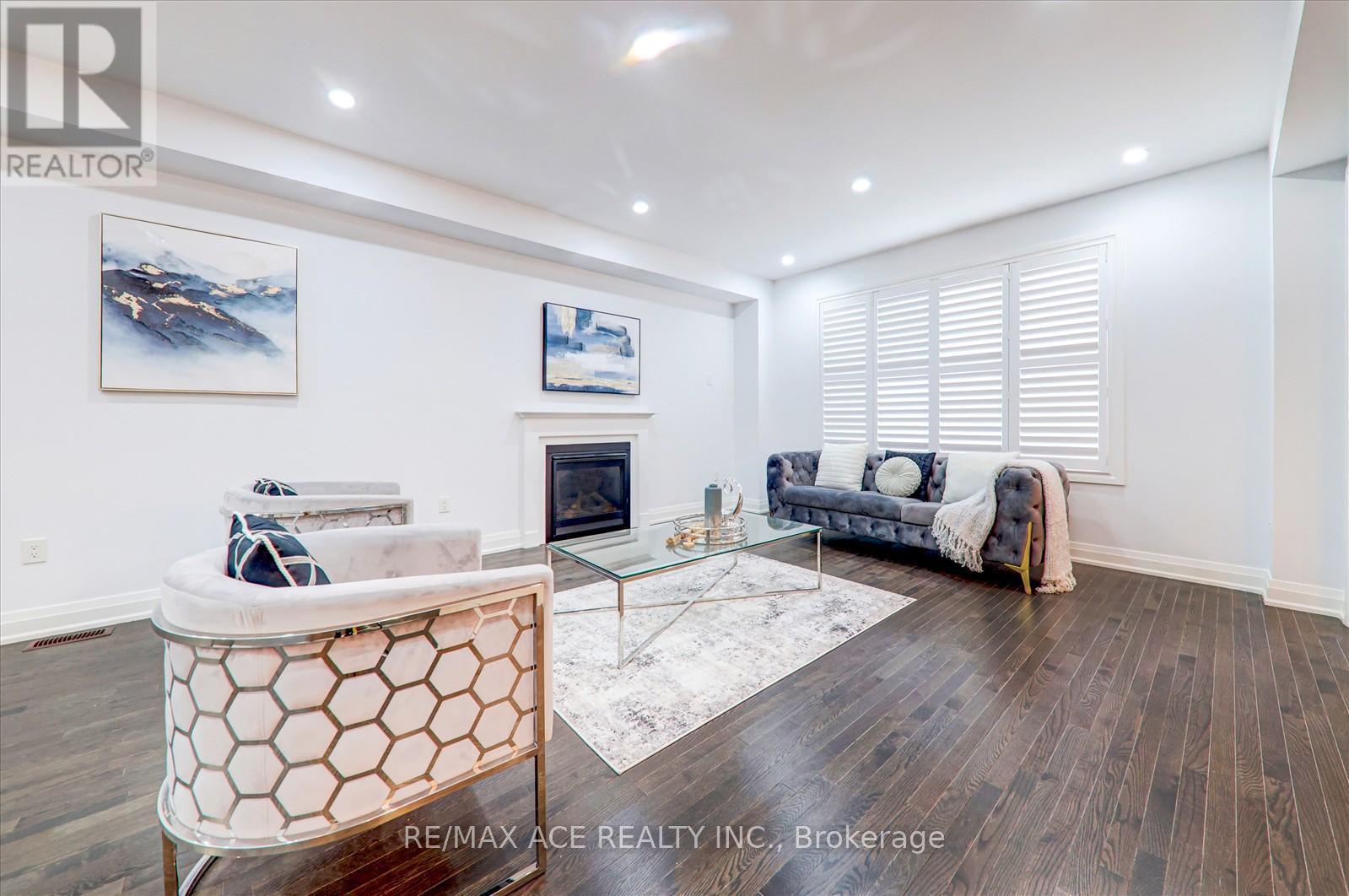 Photo 1 of 27 Hassard Short Lane, Ajax ON