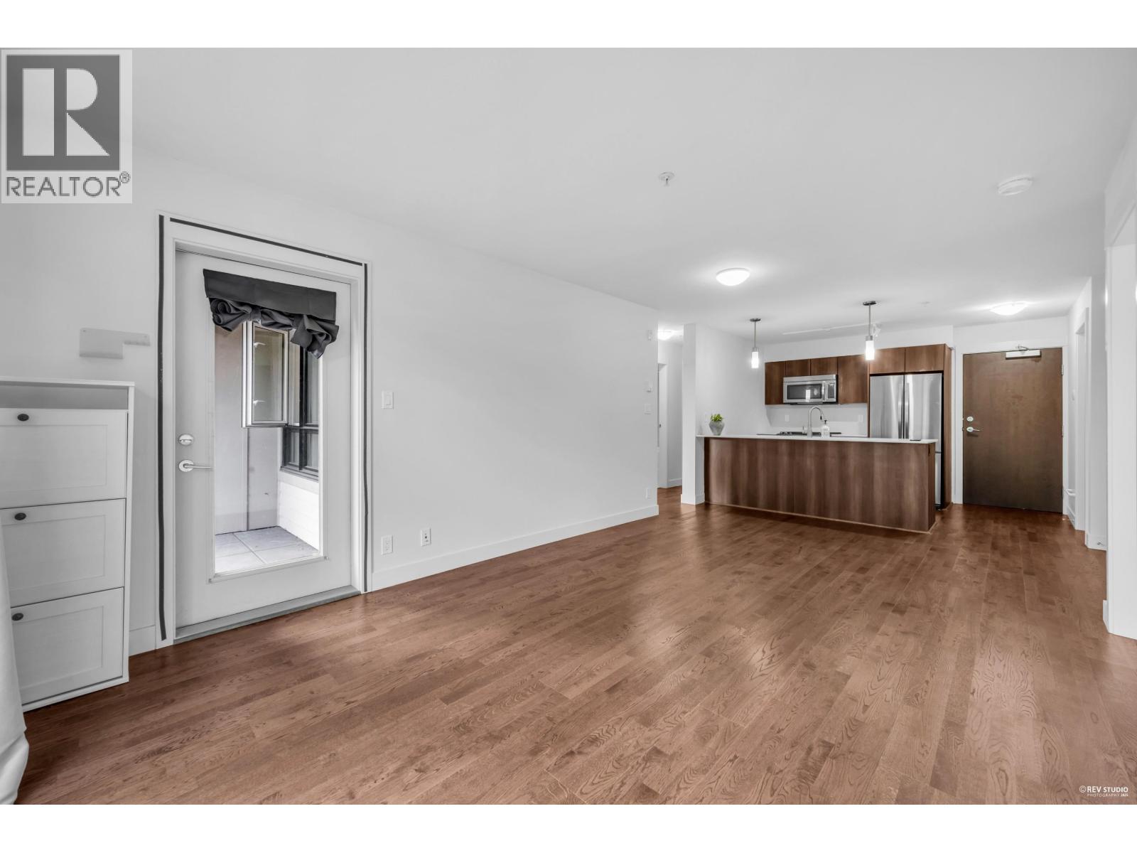 Photo 17 of 125 7088 14th Avenue, Burnaby BC