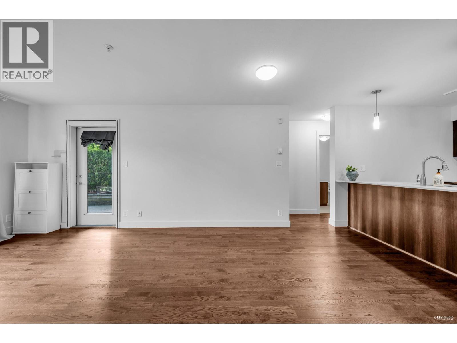 Photo 11 of 125 7088 14th Avenue, Burnaby BC