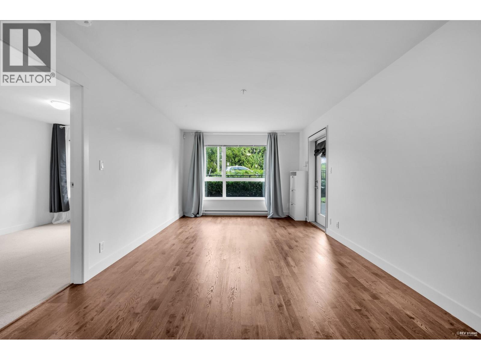 Photo 6 of 125 7088 14th Avenue, Burnaby BC
