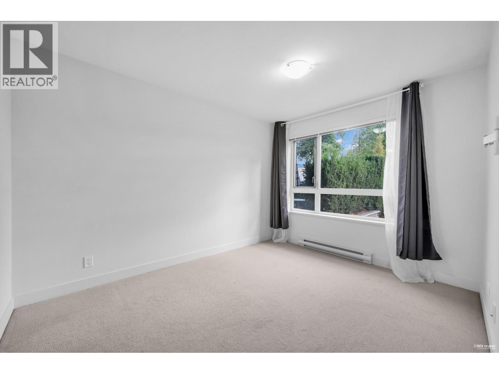Photo 9 of 125 7088 14th Avenue, Burnaby BC