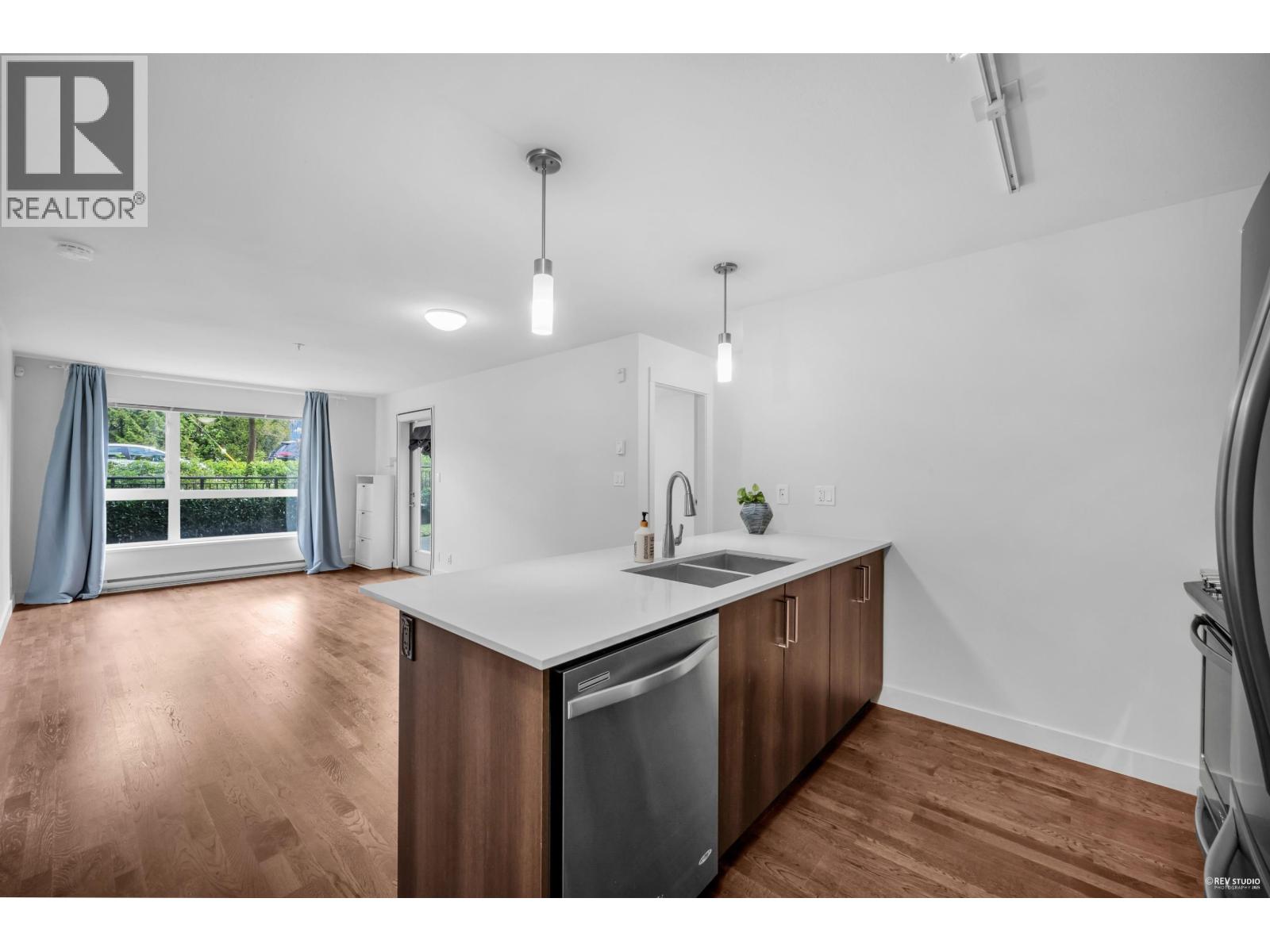 Photo 8 of 125 7088 14th Avenue, Burnaby BC