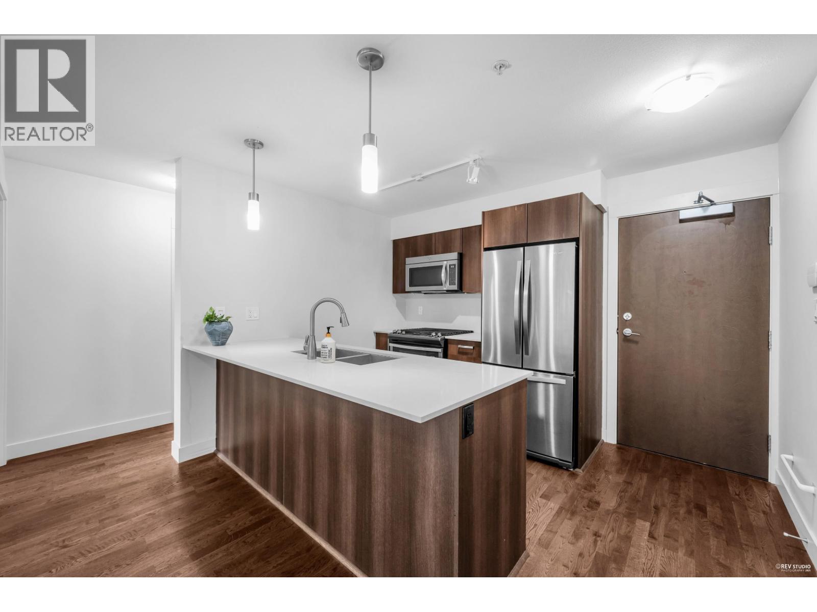 Photo 10 of 125 7088 14th Avenue, Burnaby BC