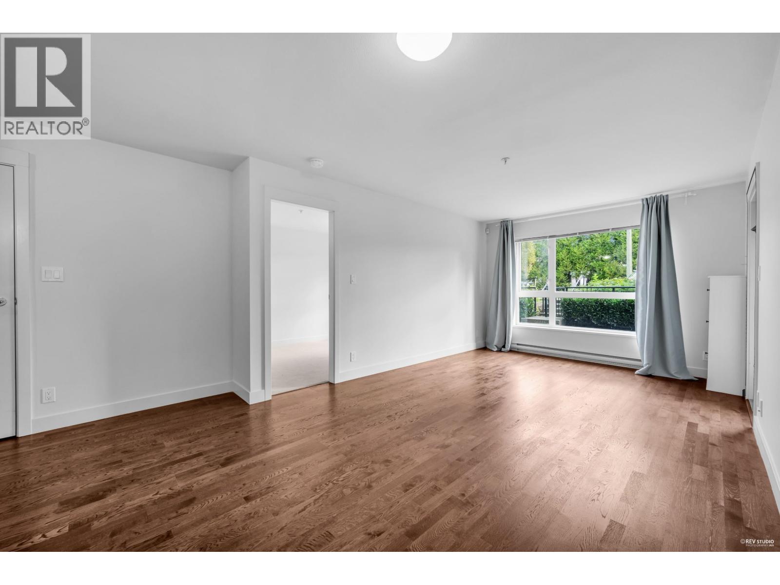 Photo 16 of 125 7088 14th Avenue, Burnaby BC