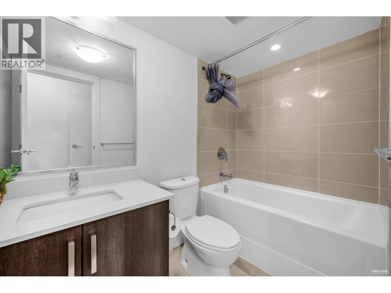 Photo 24 of 125 7088 14th Avenue, Burnaby BC